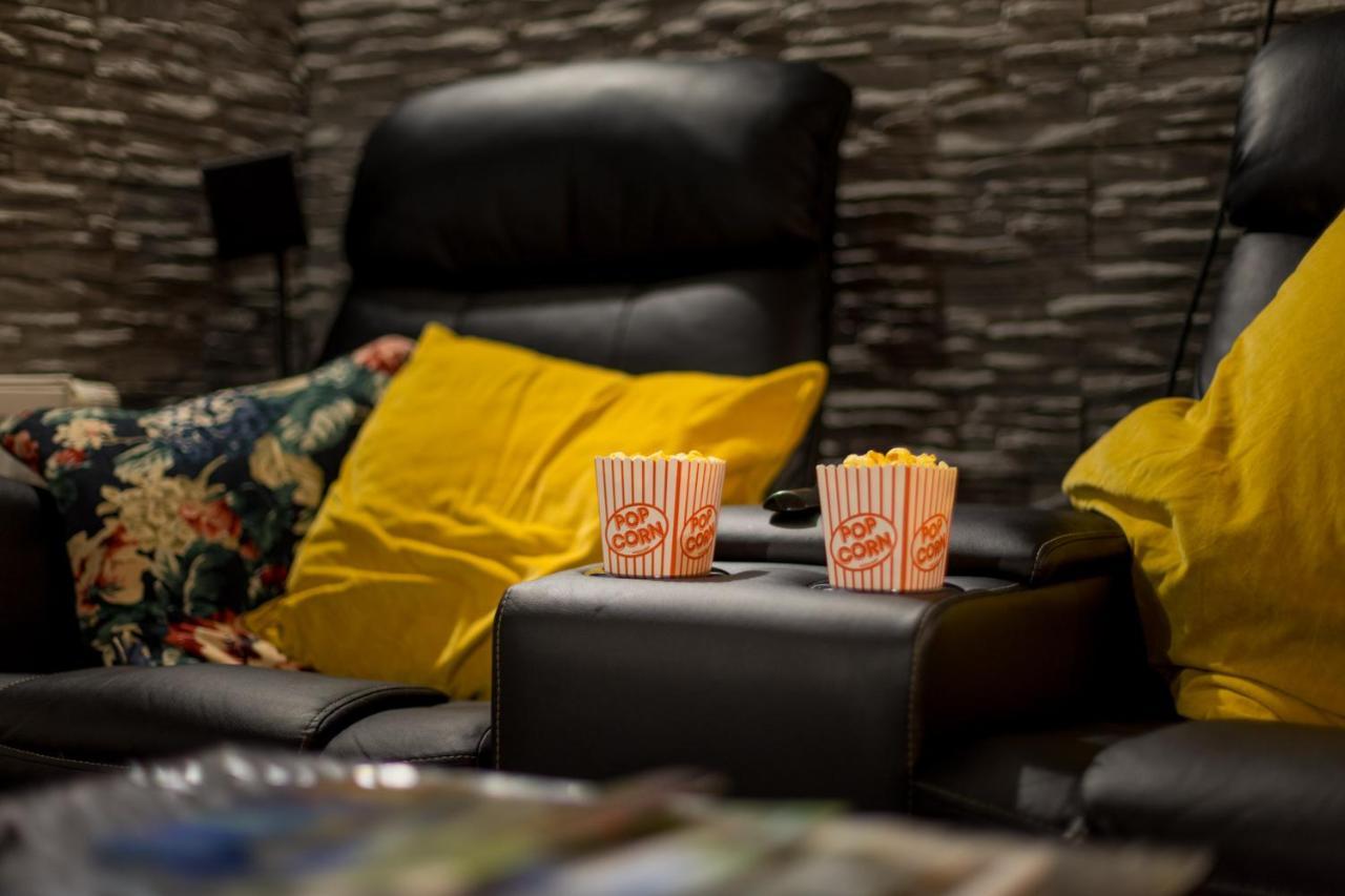 Home Cinema Kassel Bagian luar foto